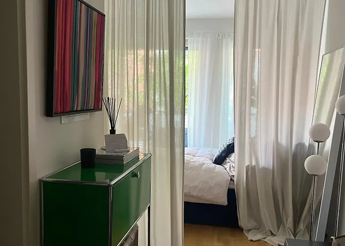 Modern & Cozy Muenchner Freiheit With Balcony 公寓 *