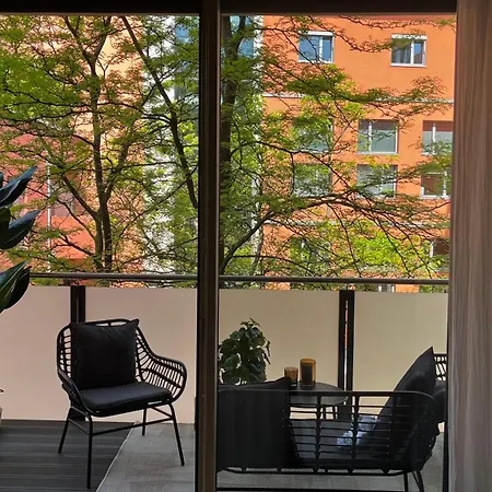 Modern & Cozy Muenchner Freiheit With Balcony Monaco di Baviera